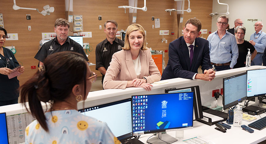 Health Minister visiting new Logan Hospital medical imaging department